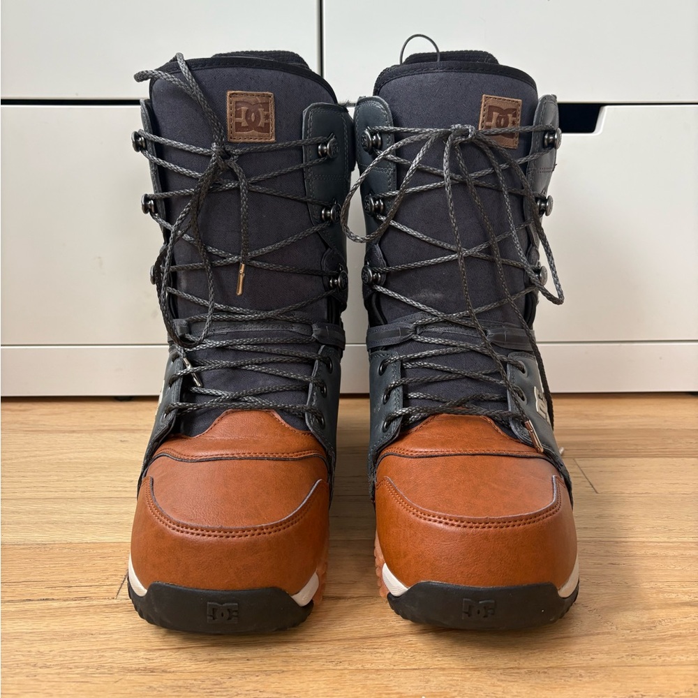 DC Shoe Co Mutiny Snowboard Boots